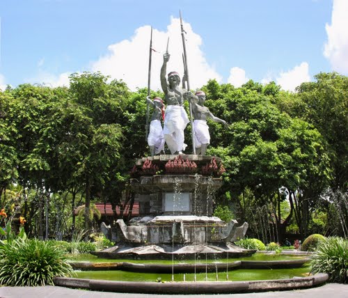 Puputan monument, Puputan Square